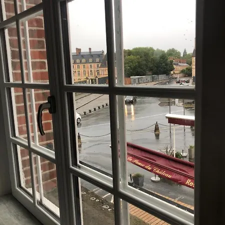 Le Mansart Au Pied Du Chateau Insead