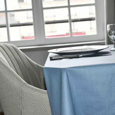 Le Mansart Au Pied Du Chateau Insead Fontainebleau