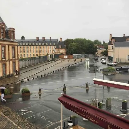 Le Mansart Au Pied Du Chateau Insead