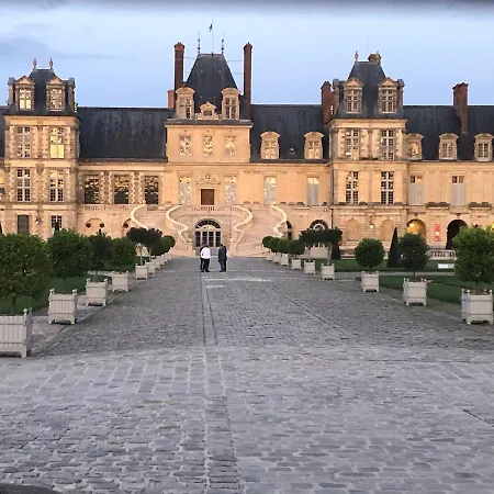 Le Mansart Apartment Fontainebleau